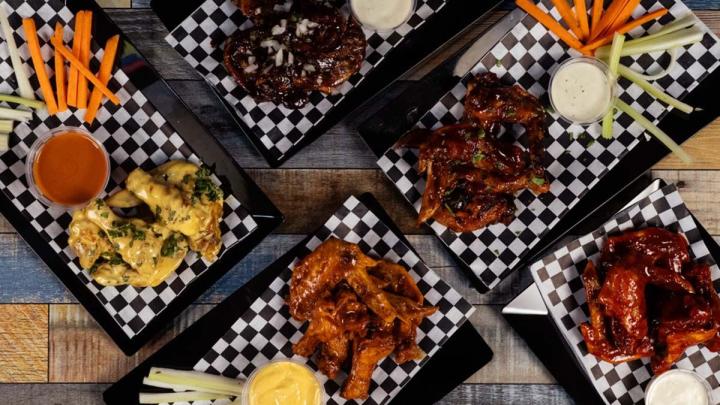 Wings and Grill Extravaganza at Ollie Sports Bar!